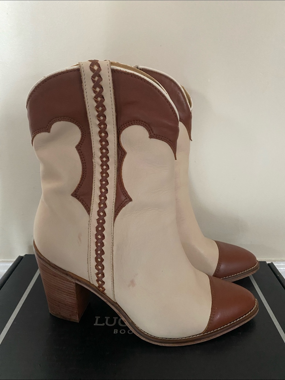 Lucchese Cream and Brown Western Block Heel Bootiese cowboy boots. Size 9 B.